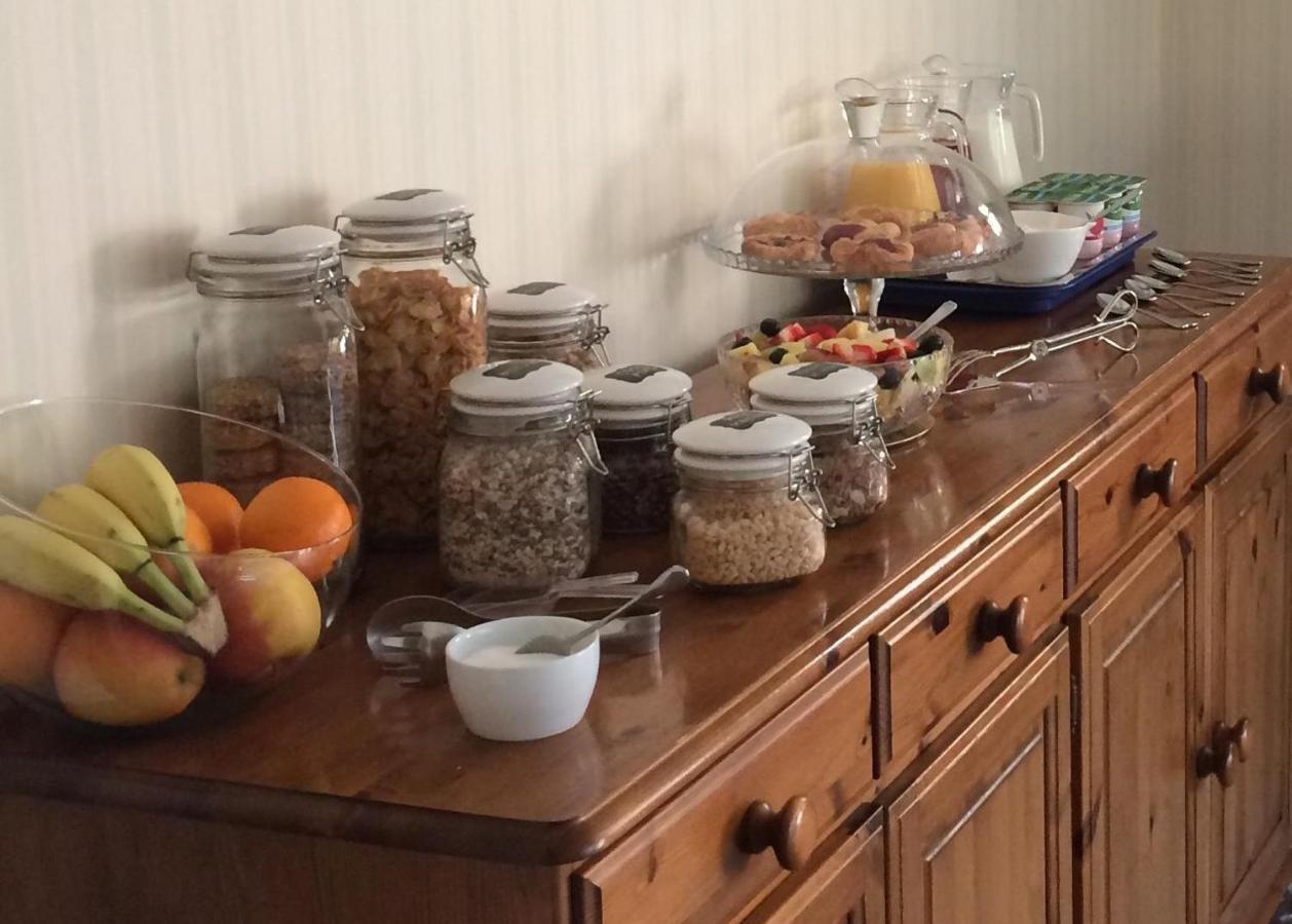فندق Coombe House بورتون أُنذ ووتر المظهر الخارجي الصورة